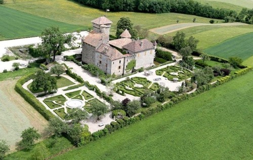 chateau-avully.jpg chateau-avully.jpg
