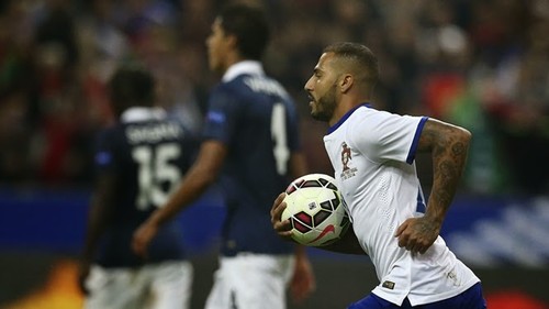 quaresma levando a bola.jpg