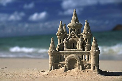 construir-castillos-en-la-playa[1].jpg