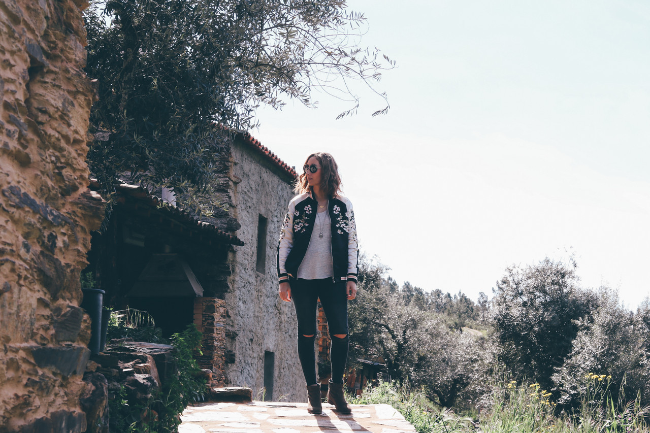 19617233_PLrZh.jpg 19617233_PLrZh.jpg