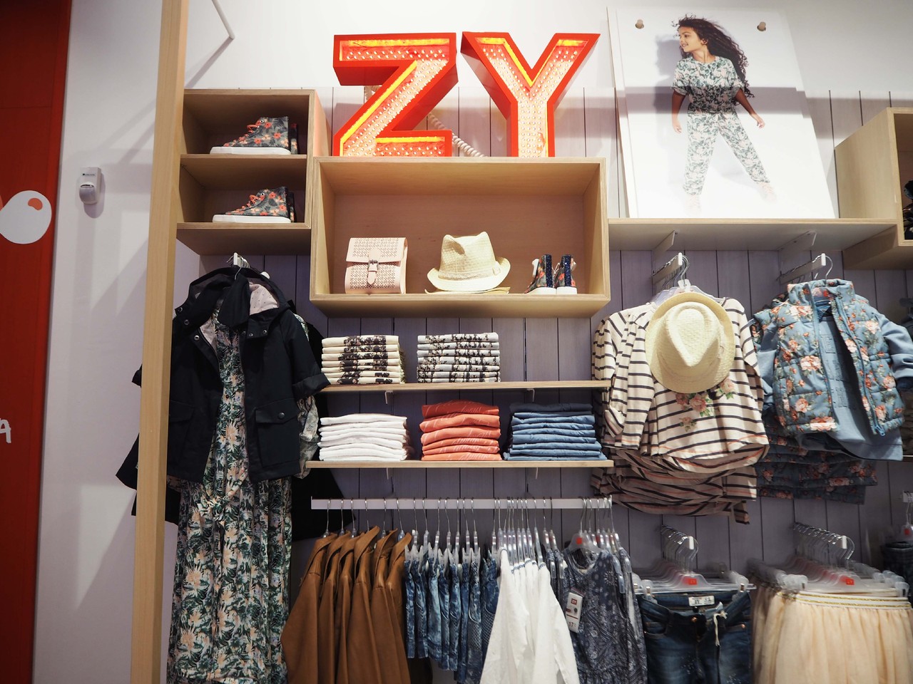 IMG_5489_a.jpg IMG_5489_a.jpg