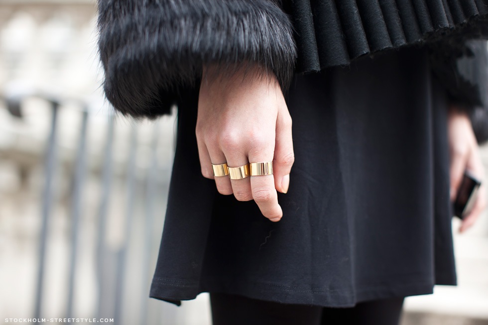 black-gold-street-fashion.-stockholm-street-style