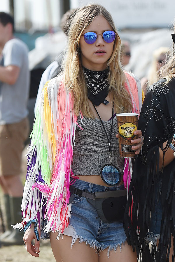 Picture Shows: Suki Waterhouse  June 27, 2015    British model Suki Waterhouse spotted at Glastonbury Festival 2015. Suki wore a quirky fringe jacket and short shorts while enjoying the festival with a friend.    Non Exclusive  WORLDWIDE RIGHTS    Pictures by : FameFlynet UK © 2015  Tel : +44 (0)20 3551 5049  Email : info@fameflynet.uk.com