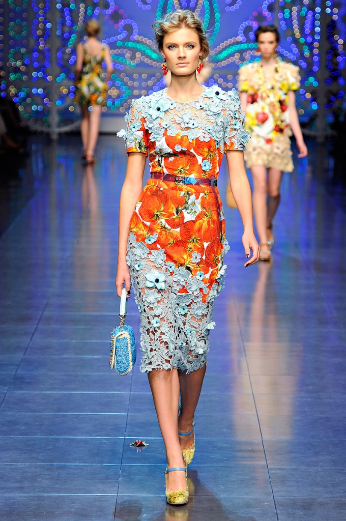 dolce-gabbana-rtw-spring2012-runway-023_132941423152-680x1024